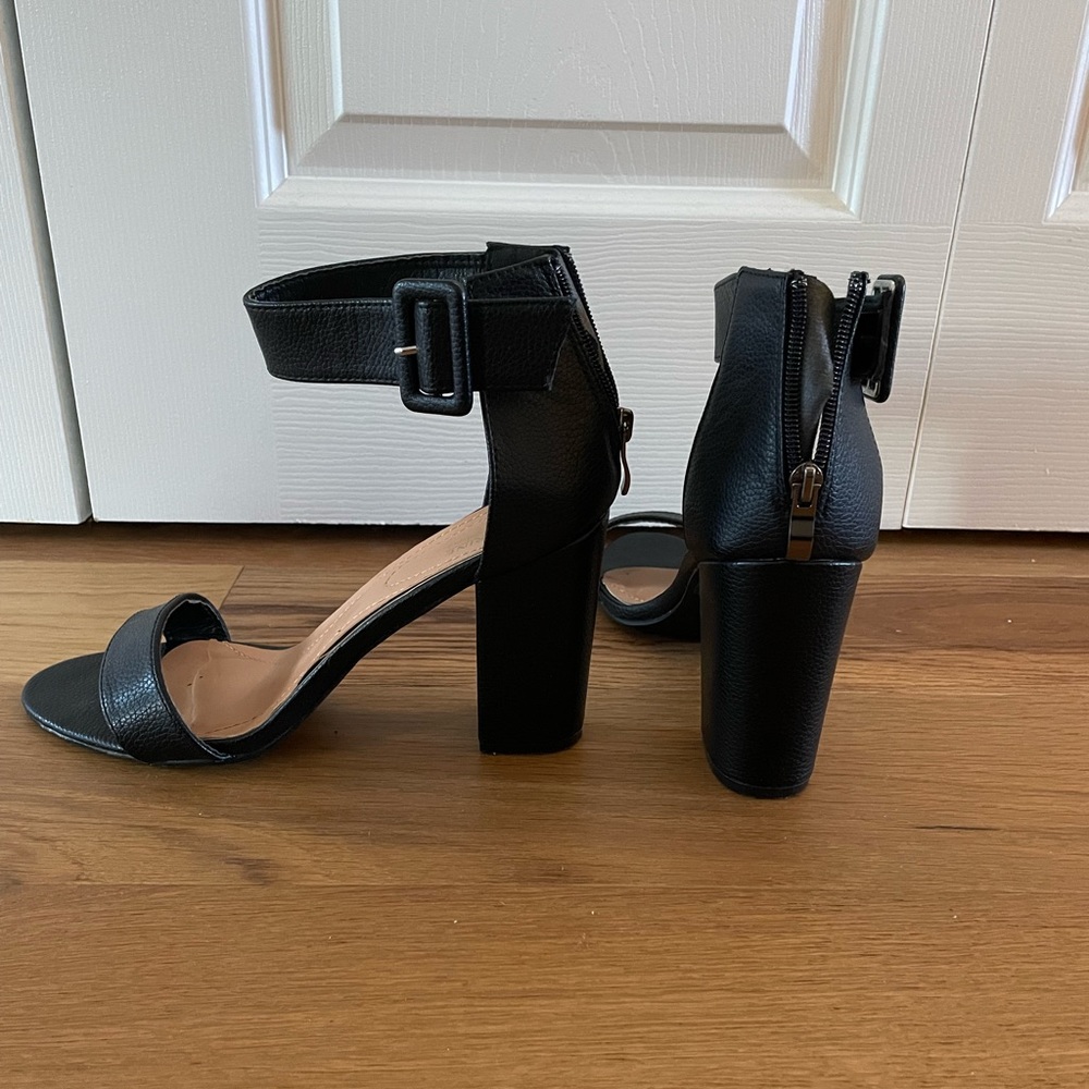 Black Heels - Picture 2 of 6